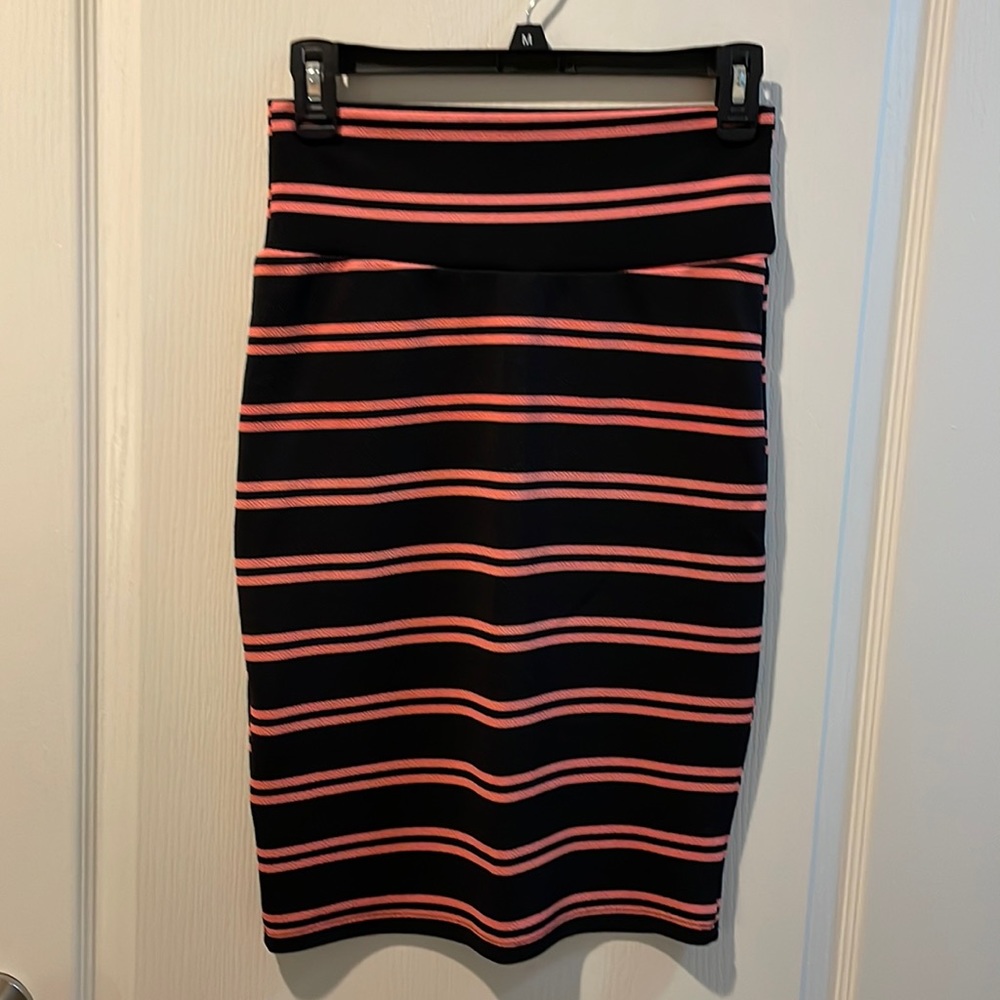 Coral and black stripped Lula Roe Cassie skirt